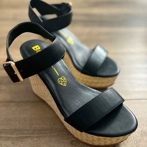 BC Footwear Wedge Sandal size 6